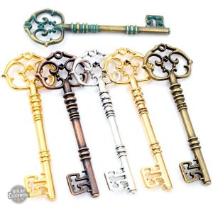 Grandes clefs anciennes en style steampunk