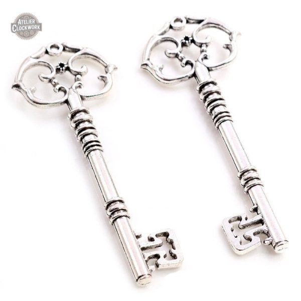 Accessoires DIY : grandes clefs en métal patiné