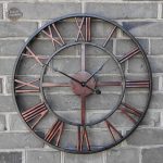 Horloge inspirée du steampunk avec motifs vintage