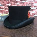 Chapeau haut de forme noir au style vintage
