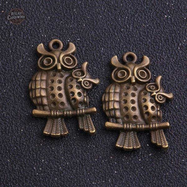 Hibou décoratif inspiré du style steampunk