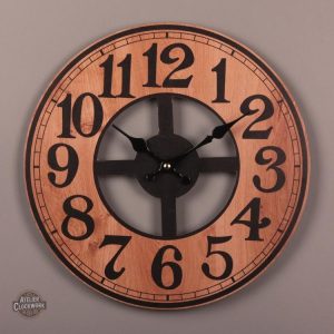 Horloge au design Steampunk inspiré de la nature