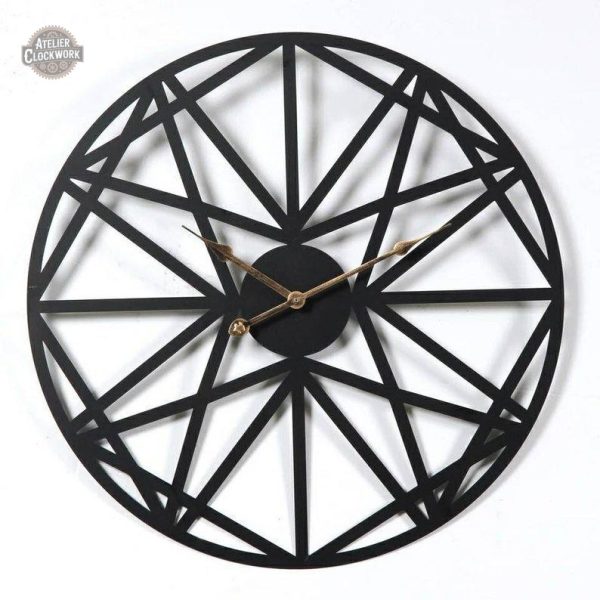 horloge-murale-en-fer-forge-1 Horloge Steampunk Carrington au design rétro-futuriste