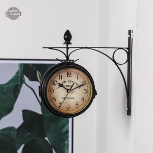 Odyssée temporelle avec l'horloge Steampunk distinctive
