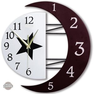 Horloge Steampunk Luna au design rétro-futuriste
