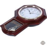 Horloge steampunk avec finition élégante et antique