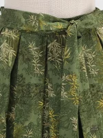 Jupe verte à imprimé botanique pour un look steampunk