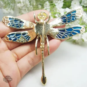 Bijou steampunk inspiré de la nature, libellule