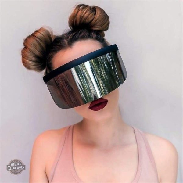 Visière futuriste pour un look unique
