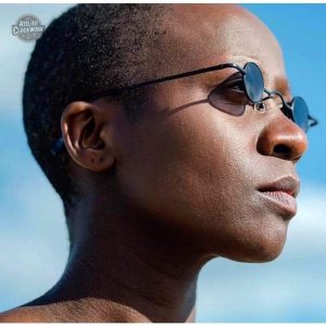 Accessoire de mode : lunettes de soleil rondes