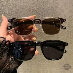Lunette noire au design rétro pour homme dandy audacieux