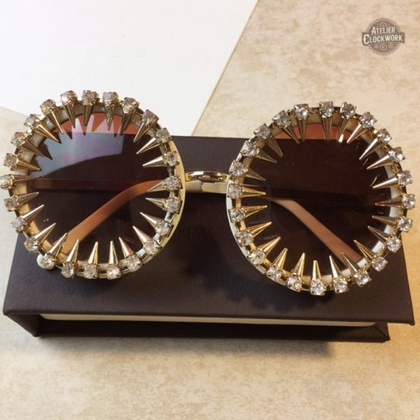 Accessoires rétro avec design Steampunk élégant