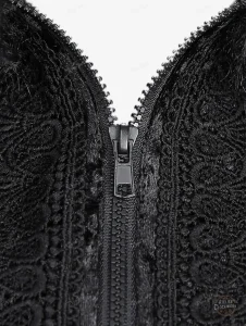 Manteau Dark Matters, fusion de passé et futur