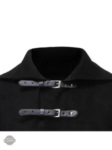 Manteau noir avec capuche pour un look mystérieux