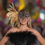 Accessoire élégant à plumes pour style Belle Epoque