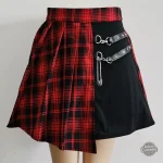 Tartan rouge et noir pour une allure steampunk féminine