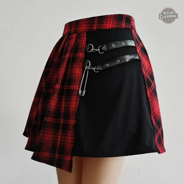 Asymétrie et tartan, l'alliance parfaite pour un look original