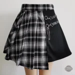 Mini jupe femme steampunk en rouge et noir, parfaite pour tous les jours
