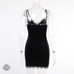 Robe noire courte, un incontournable du style steampunk