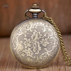 Montre à gousset mécanique avec détail d'engrenages