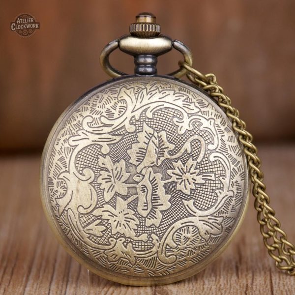 Montre à gousset mécanique avec détail d'engrenages