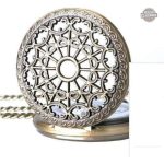 Accessoire vintage : montre à gousset gothique