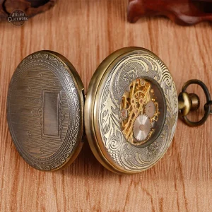 Montre à gousset élégante avec cadran transparent