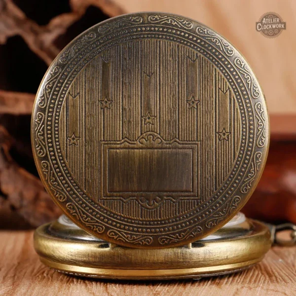 Montre à gousset au design sophistiqué et original