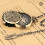 Montre à Gousset au style steampunk militaire