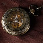 Montre à gousset moderne pour un style affirmé