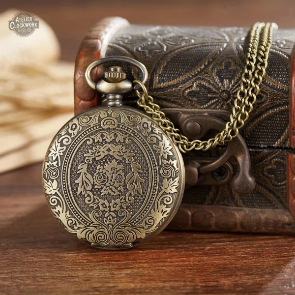 Montre à gousset avec design sculpté