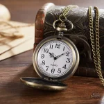 Garde-temps antique avec mécanisme à quartz