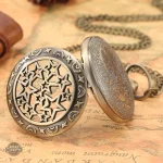 Montre à gousset steampunk : un charme intemporel