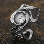 Élégante montre à l'allure steampunk pour un style audacieux