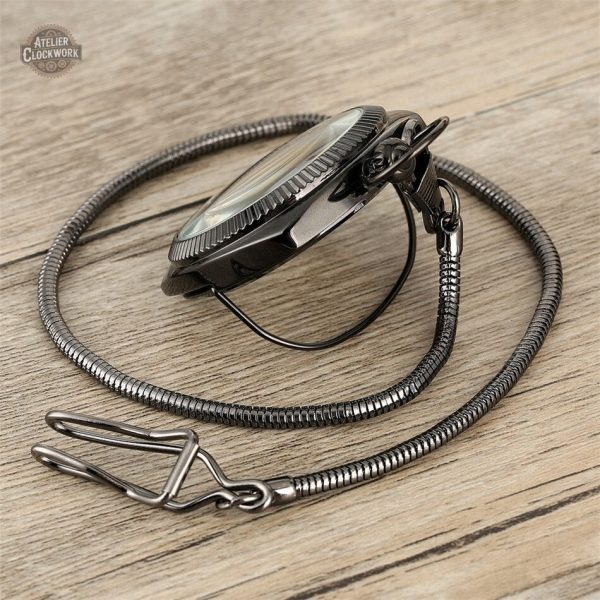 Accessoire raffiné : Montre à Gousset Carrée