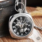 Montre de Poche Carrée, symbole de tradition