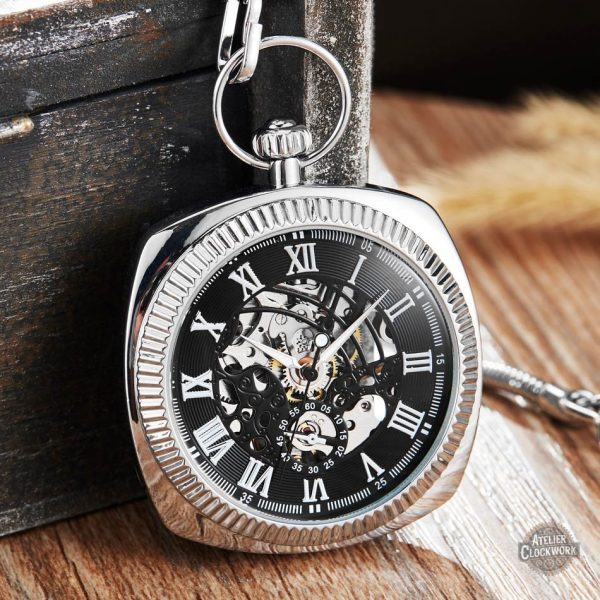 Montre de Poche Carrée, symbole de tradition