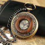 Garde-temps en bois au style corsaire steampunk