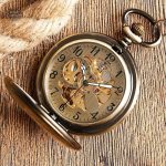 Montre à gousset en cuivre, accessoire intemporel