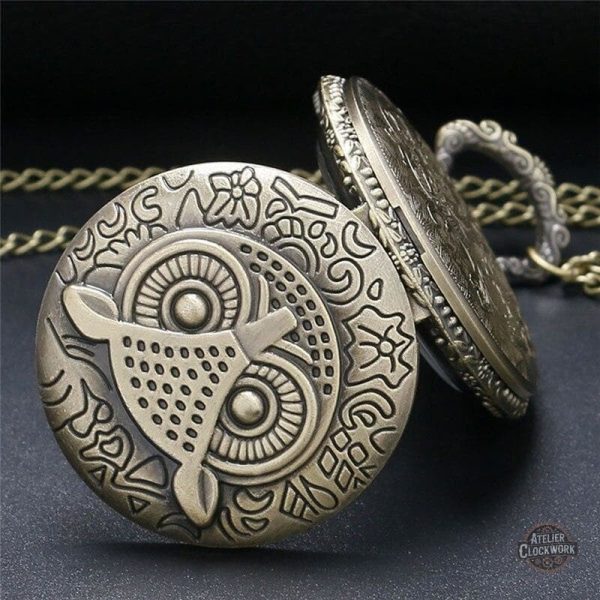 Accessoire vintage, montre à gousset hibou distinctif
