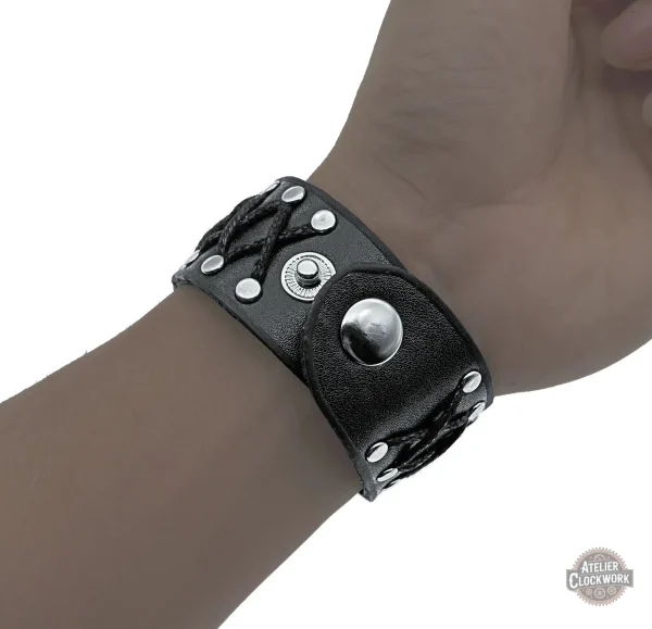 Élégante montre steampunk, look dandy avec une touche punk