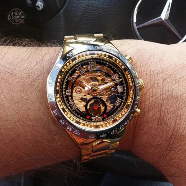 Accessoire élégant pour homme au style steampunk