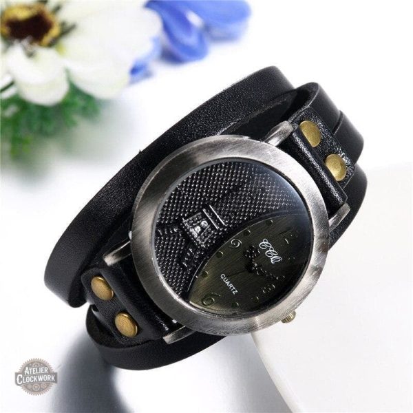 Accessoire chic, montre inspirée par la ville lumière