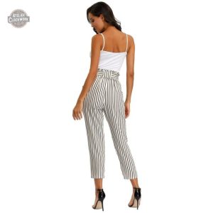 Chino femme avec motif rayé steampunk