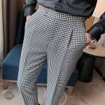 Pantalon homme taille haute, pièce maîtresse