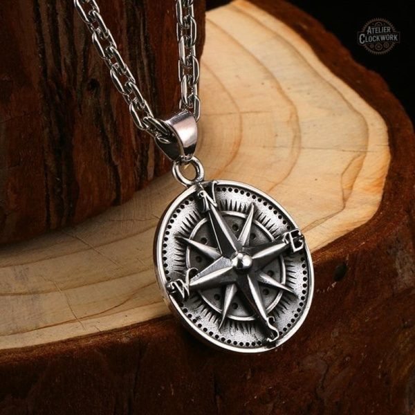 Bijou steampunk, collier avec pendentif boussole