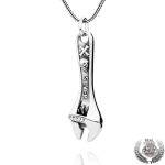 Pendentif Steampunk Silver Wrench élégant pour homme