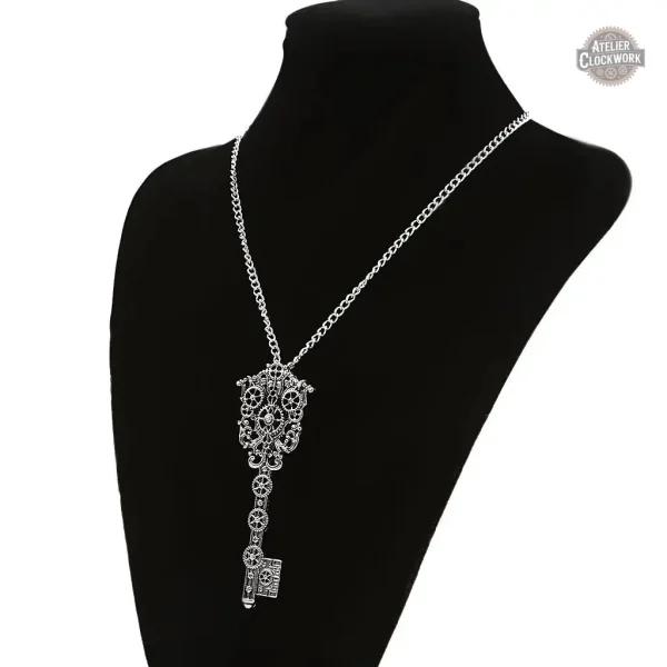 Collier inspiré du style vintage et futuriste