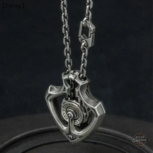 Pendentif coeur avec éléments mécaniques