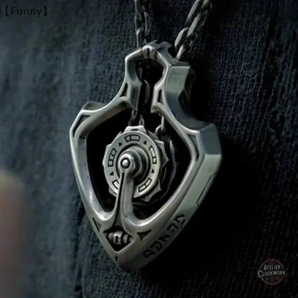 Pendentif féminin au style steampunk distinctif